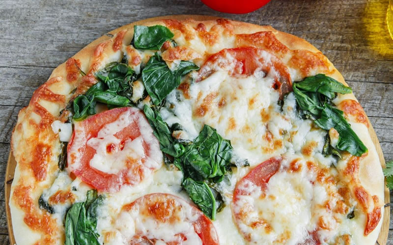 Chicken Margherita Pita Pizza Recipe