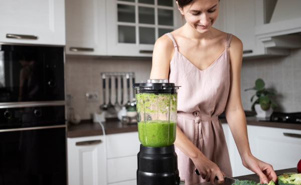 Power up your Smoothie Game with Vitamix - The Ultimate High-Performance Blender for Fitness Enthusiasts