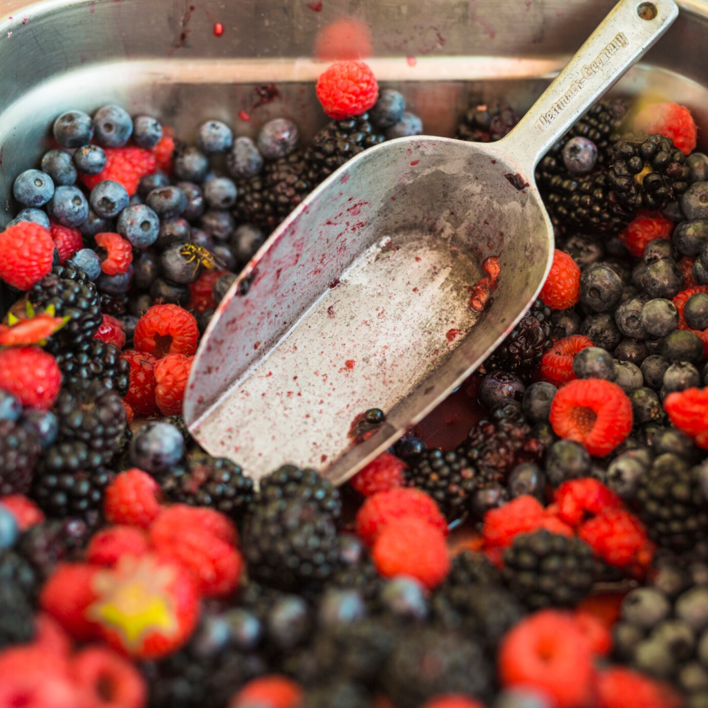 powerful antioxidant-rich foods berries